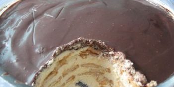 Torta alemã com nata