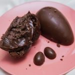 Ovo trufado de chocolate amargo