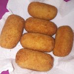 Bolinho de batata com salsicha
