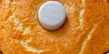 Bolo fofinho com apenas 2 ovos