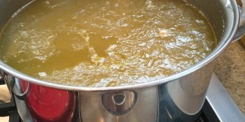 Caldo de osso com tutano