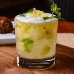 Drink de abacaxi com hortelã prático