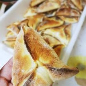 Esfiha com 3 ingredientes tudo gostoso