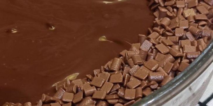 Mousse de chocolate com ganache tudo gostoso