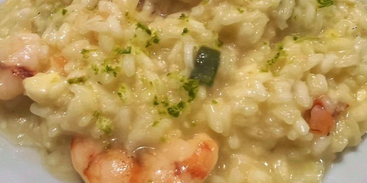 Risoto de camarão com parmesão