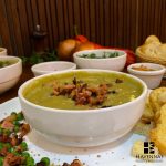 Sopa de ervilha com batata e cenoura