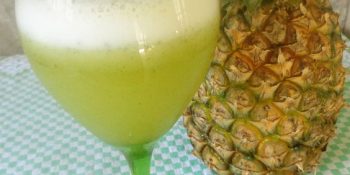 Suco de abacaxi com hortelã