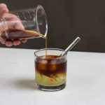 Caipirinha de café fácil de bartender