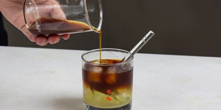 Caipirinha de café fácil de bartender