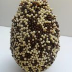 ovo de páscoa com miçanga simples