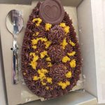 ovo de páscoa recheado barato com bolo de cenoura