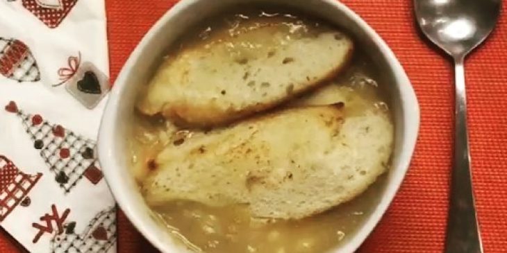 Sopa de cebola francesa