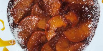 Torta de caqui que tem aquele gostinho de comidinha da tia