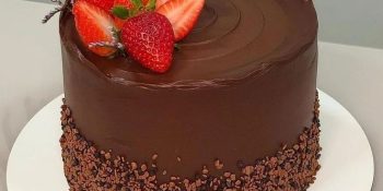 Combinação dos Deuses! Bolo de Chocolate com Morango que Vai Te Fazer Viciar