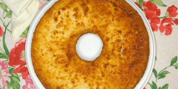 Receita de bolo de massa pronta de macaxeira: prático e bem rapidinho
