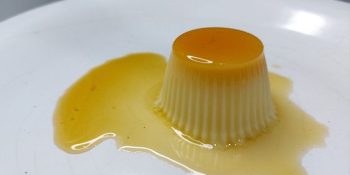 Pudim de 30 minutos: nem vai pro fogo e nem te deixa esperando