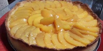 Descubra o segredo da Torta de Pêssego com Creme mais irresistível que você vai comer na vida