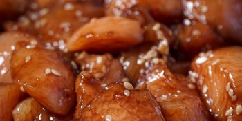 Frango com laranja agridoce para aqueles dias com visitas
