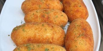 Essa massa de enroladinho de batata é sucesso nas lanchonetes