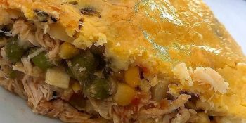 Achamos uma receita de torta de frango sem trigo que fica perfeita