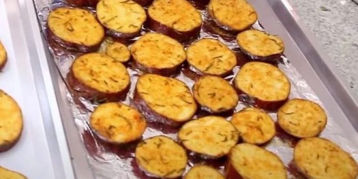 batata doce no forno formato chips