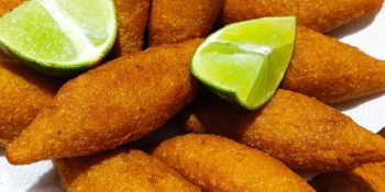 Receita de bolinho de camarão que fica bem sequinho