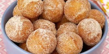 Fazendo bolinho de chuva do Edu Guedes que fica tão sequinho!