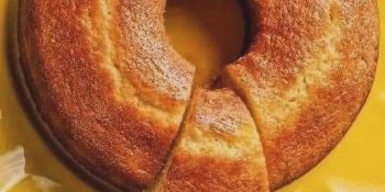 Esse bolo de fubá caseiro é o charme que as vovós amam com café