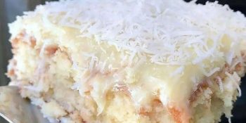 Uma cobertura para bolo de coco que todo mundo tem inveja: fica ótima