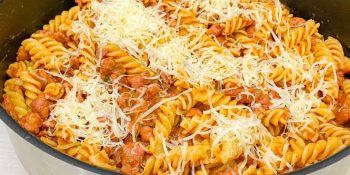 Receita de macarronada de toscana bem fácil e um show de cheiro bom