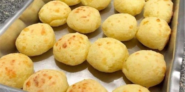 pão de queijo caseiro com tapioca mais fácil e simples