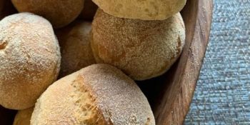 Alô, fome! Um pãozinho integral vai acabar com você