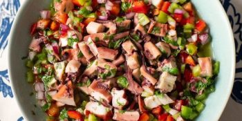 Conheça a salada de polvo perfeita e bem chique