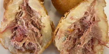 Essa coxinha de charque com massa de batata merece um prêmio