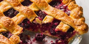 Como fazer uma torta de amora que fica melhor que as da padaria