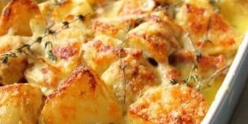 Uma batata gratinada à portuguesa que é fácil de fazer