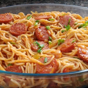 espaguete com linguiça receita