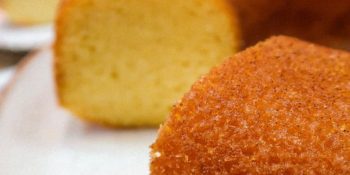 Receita de mini bolo de fubá que fica lindo e com massa incrível