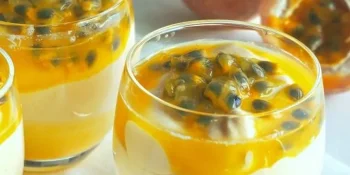 Fácil é o mousse de maracujá com calda muito cremoso