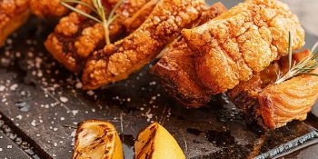 Receita de panceta à pururuca no forno muito fácil de fazer