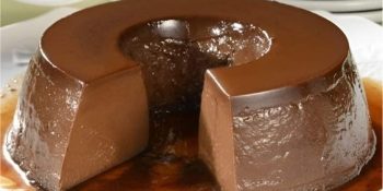 Como fazer pudim de chocolate sem furinhos