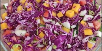 Salada de repolho macerado ótima para seu almoço de hoje