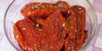 Como fazemos o melhor tomate seco caseiro sem comprar pronto