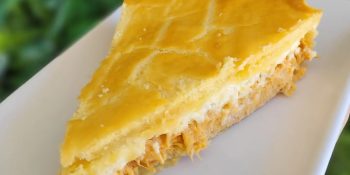 Torta de frango com cream cheese com receita fácil e bem rápida de fazer