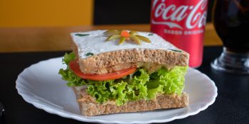 Prepare um sanduba de frango bem rápido para matar a fome
