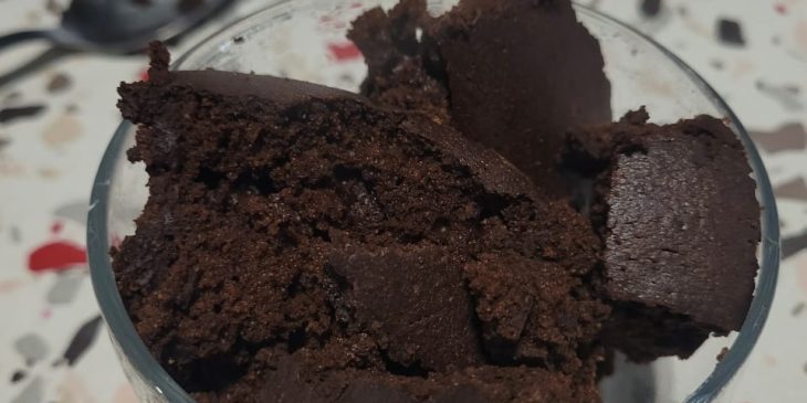 Brownie de chocolate com farinha de aveia fácil