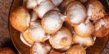 Bolinho de chuva canela e açúcar