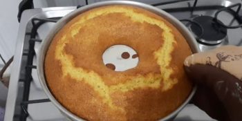 Receita de bolo caipira com flocão que fica com melhor textura: prove