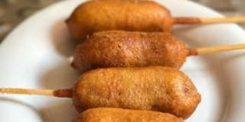Enroladinho de salsicha com massa de batata