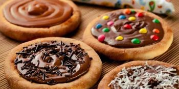 Aprenda a fazer esfirra de brigadeiro sem sair de casa